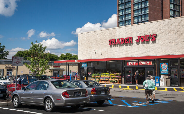 Pictures of Retail, Restaurant property located at 730 Memorial Drive, Cambridge, MA 02139 for lease - image #1