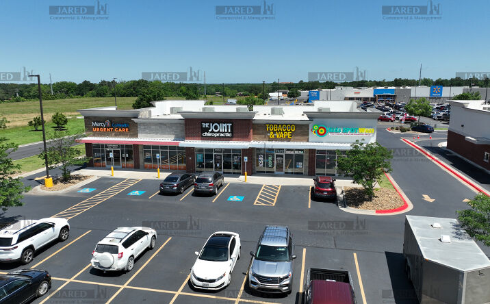 Pictures of Retail property located at 4962 Elm Springs Rd, Springdale, AR 72762 for lease - image #1