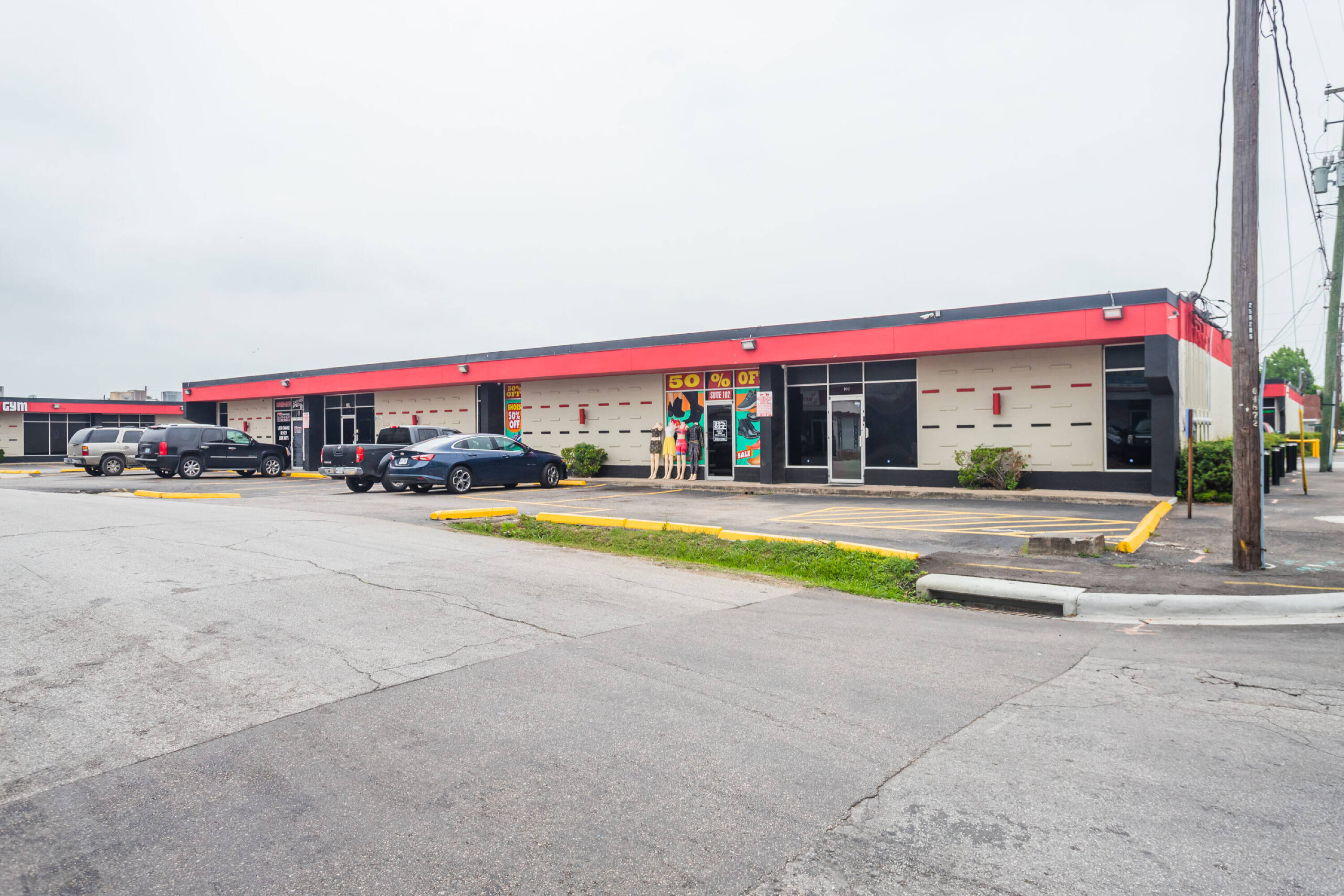 6909 Ashcroft Dr, Houston, TX 77081