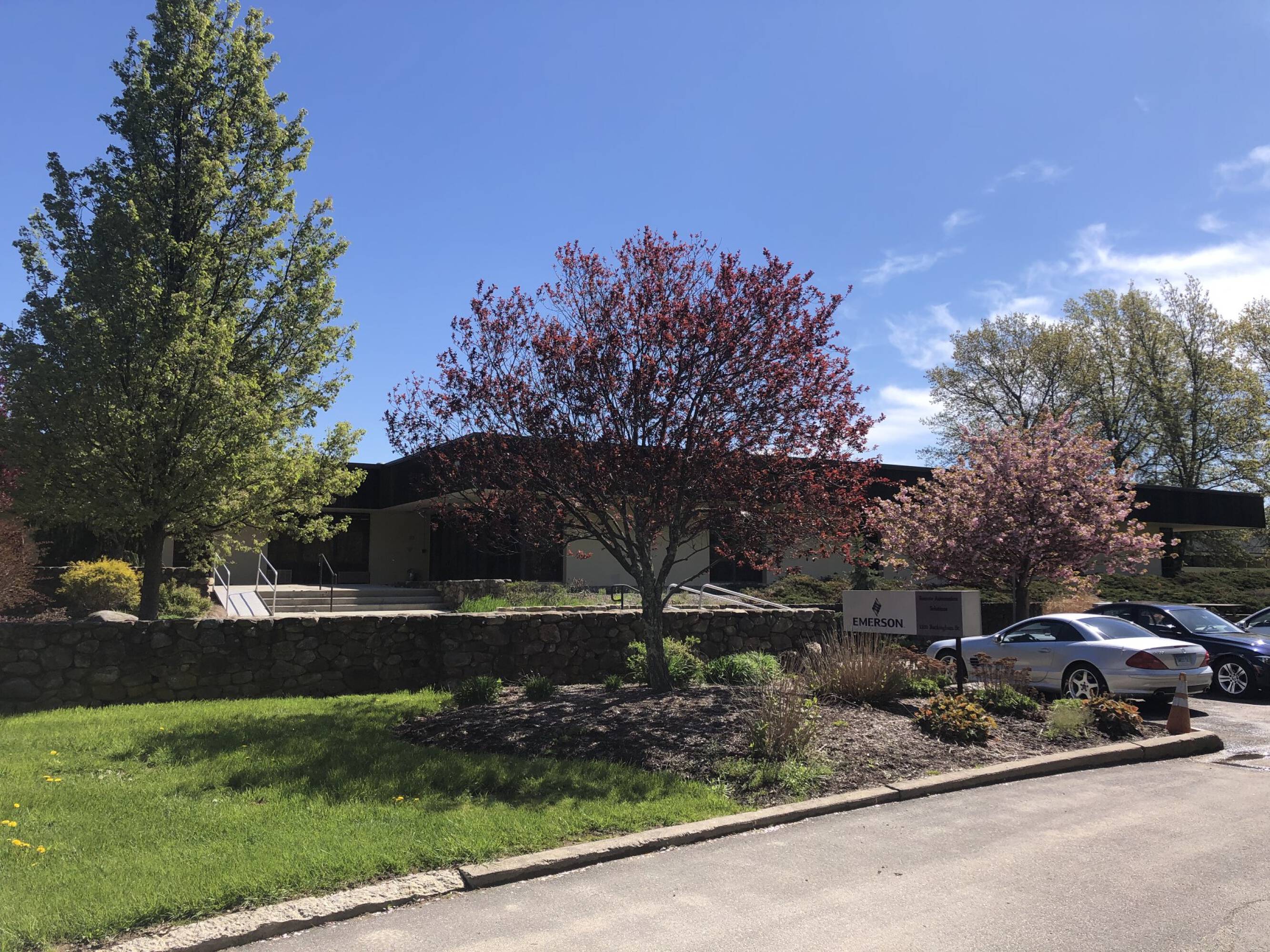 1100 Buckingham St, Watertown, CT 06795