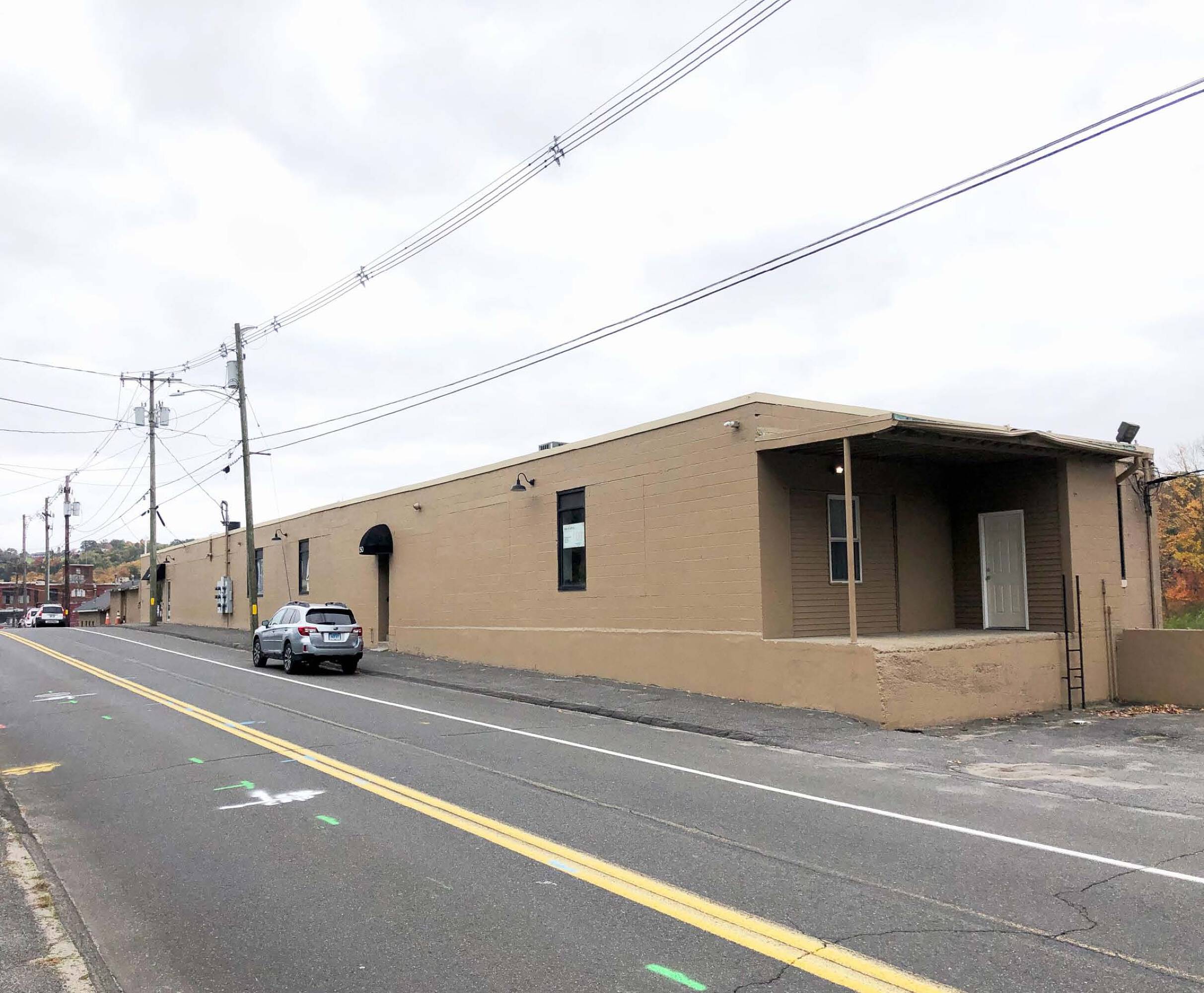 127 Echo Lake Rd, Watertown, CT 06795