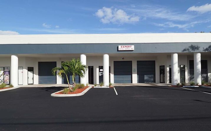Pictures of Industrial property located at 4700 N Dixie Hwy, Oakland Park, FL 33334 for lease - image #1