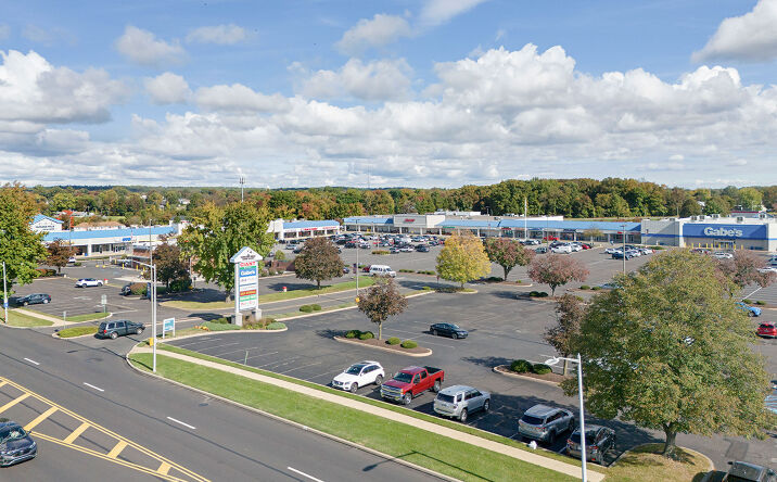 Pictures of Retail, Office, Restaurant property located at 401-499 S Oxford Valley Rd, Fairless Hills, PA 19030 for lease - image #1