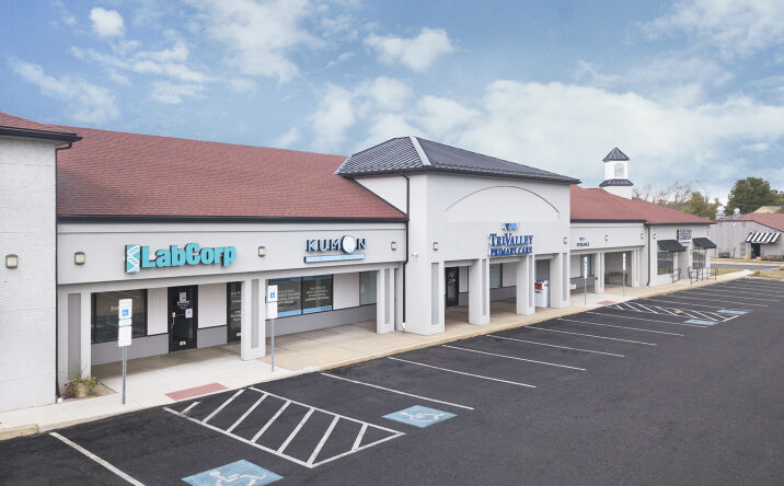 Pictures of Retail, Office property located at 672 Main St, Harleysville, PA 19438 for lease - image #1