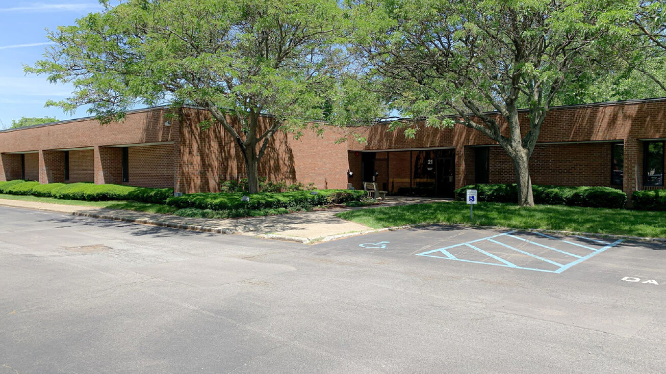 21 Aviation Rd, Albany, NY 12205