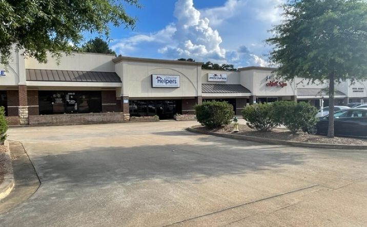 Pictures of Retail property located at 1300 Lafayette Pkwy, LaGrange, GA 30241 for lease - image #1