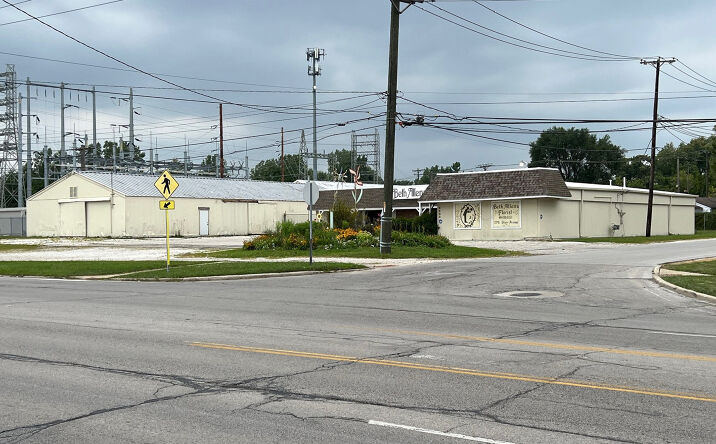 Pictures of Office property located at 2295 Starr Ave, Oregon, OH 43616 for lease - image #1