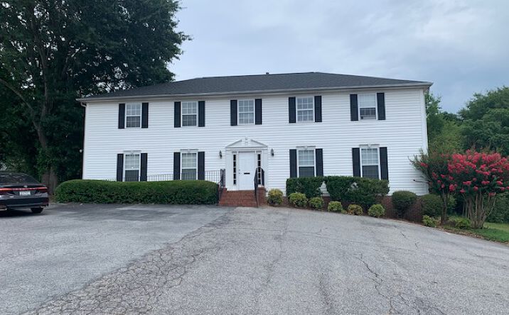 Pictures of Office property located at 1326 Haywood Rd, Greenville, SC 29615 for lease - image #1