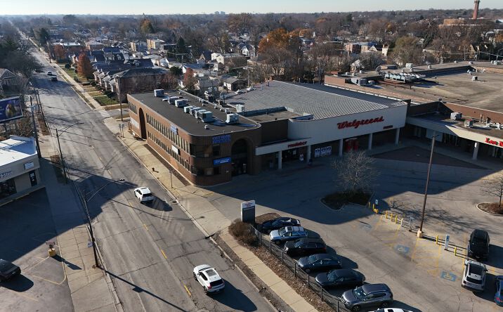 Pictures of Office property located at 6304 N Nagle Ave, Chicago, IL 60646 for lease - image #1