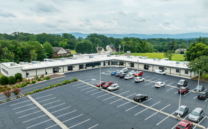 Pictures of Office property located at 2020 E Lamar Alexander Pkwy, Maryville, TN 37804 for lease - image #1