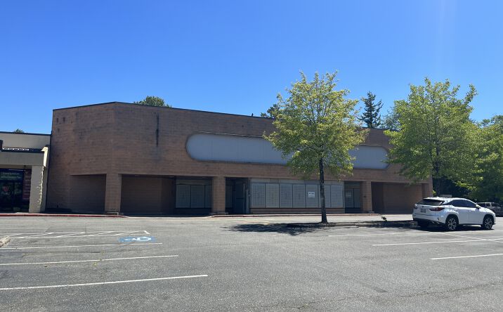 Pictures of Retail property located at 26200 Pacific Hwy S, Kent, WA 98032 for lease - image #1
