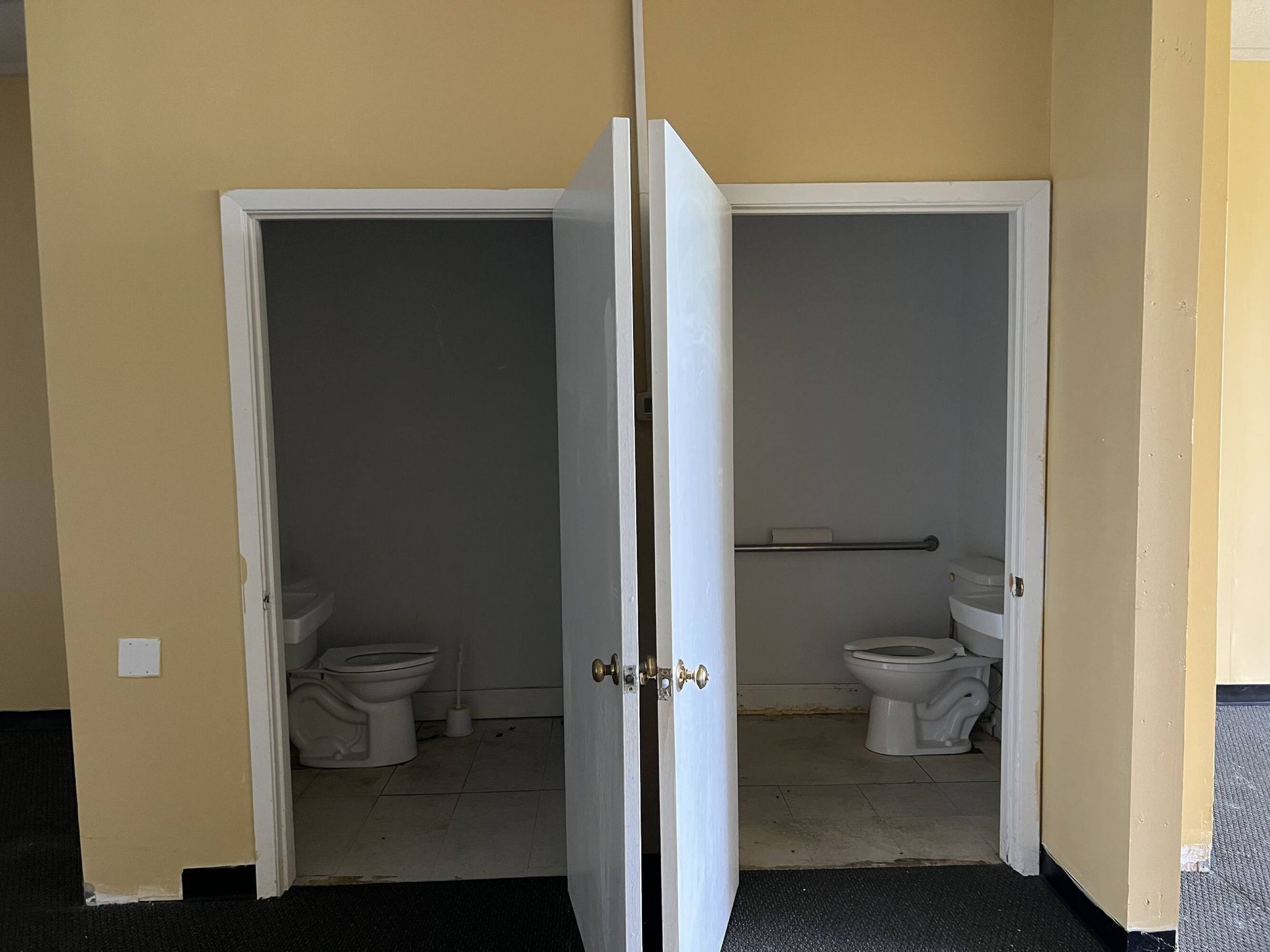 2834646