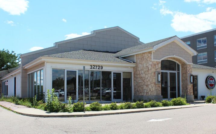 Pictures of Retail, Restaurant property located at 32729 Northwestern Hwy, Farmington Hills, MI 48334 for lease - image #1