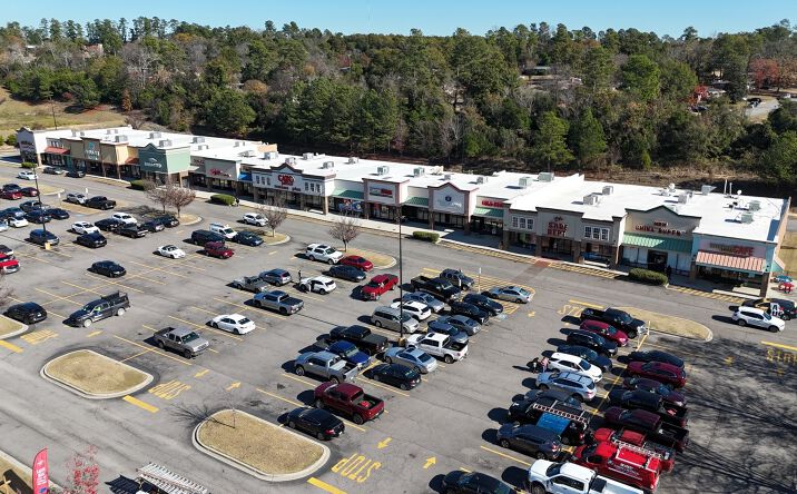 Pictures of Retail property located at 1215 Knox Ave, North Augusta, SC 29841 for lease - image #1