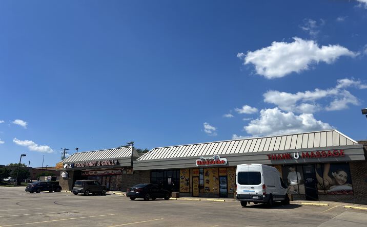Pictures of Retail, Restaurant property located at 9090 Camp Bowie W Blvd, Fort Worth, TX 76116 for lease - image #1