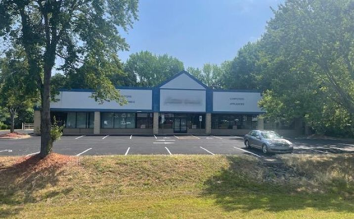 Pictures of Retail, Industrial property located at 11043 E Independence Blvd, Matthews, NC 28105 for lease - image #1