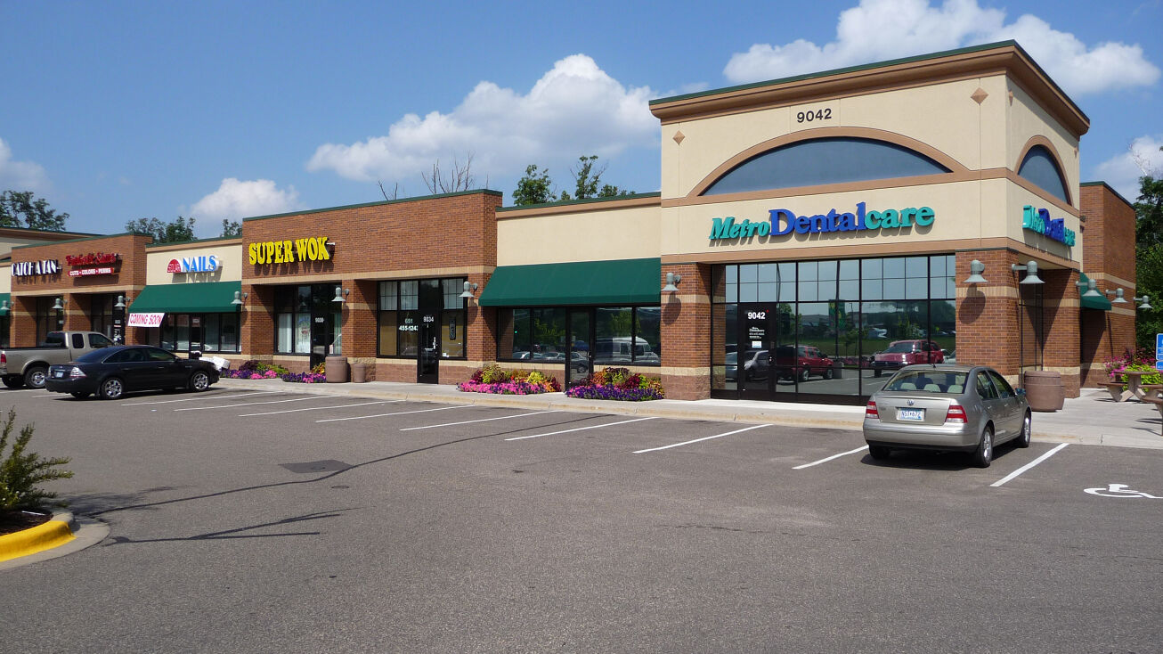 9008 Cahill Ave, Inver Grove Heights, MN 55076 Retail Space for Lease