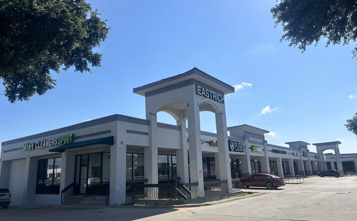 Pictures of Retail, Restaurant property located at 2000 N Plano Rd, Richardson, TX 75082 for lease - image #1