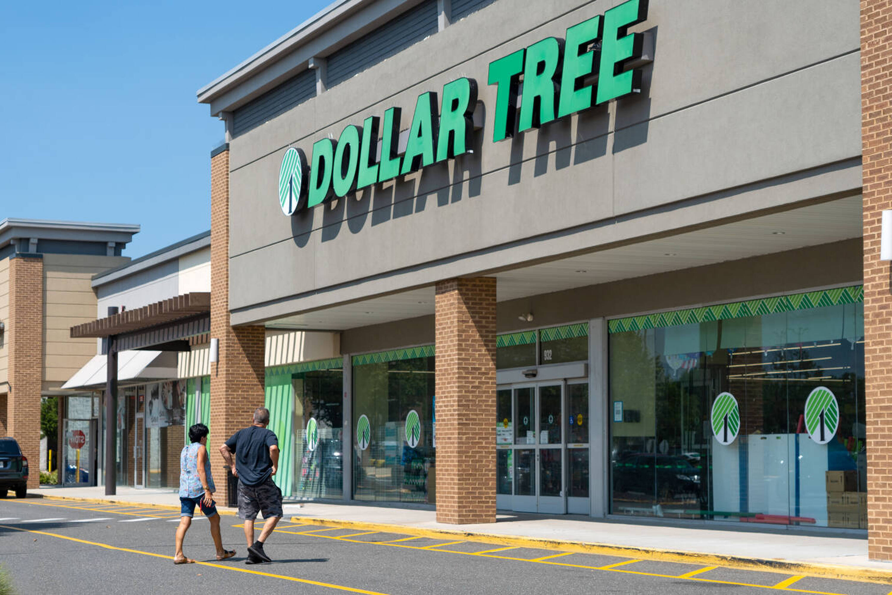 941 Carmans Rd, Massapequa Park, NY 11758