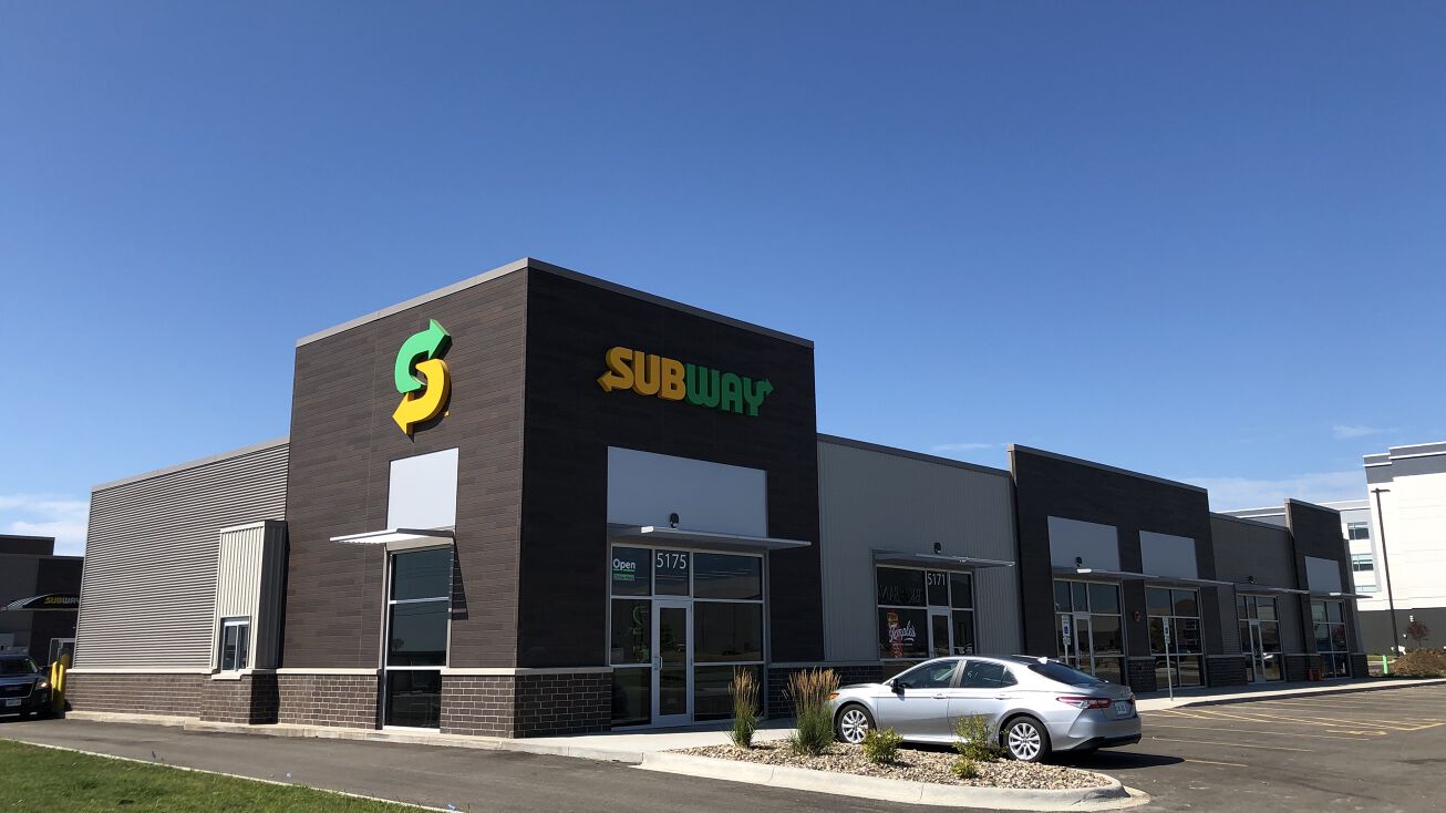 6900 Middle Rd, Bettendorf, IA 52722 Retail Space for Lease