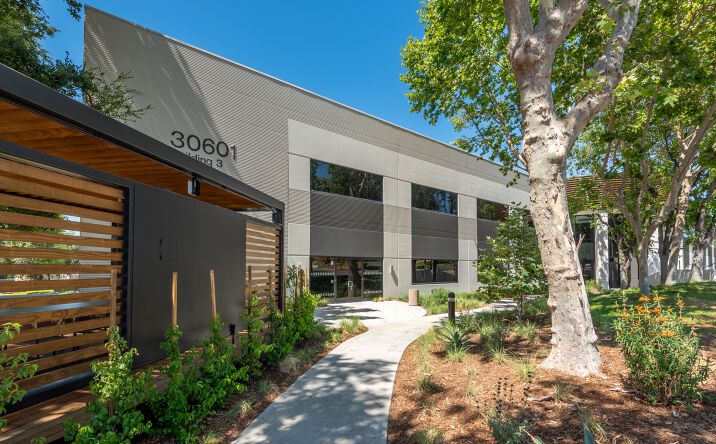 Pictures of Office property located at 30601 Agoura Rd, Agoura Hills, CA 91301 for lease - image #1