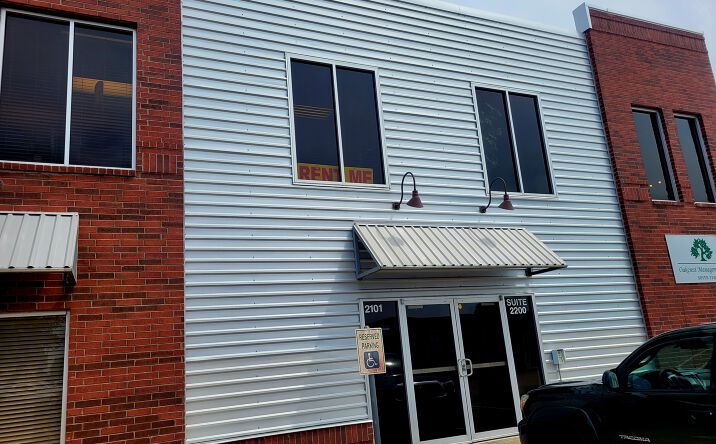 Pictures of Retail, Office, Special Purpose property located at 785 W Hidden Creek Pkwy, Burleson, TX 76028 for lease - image #1