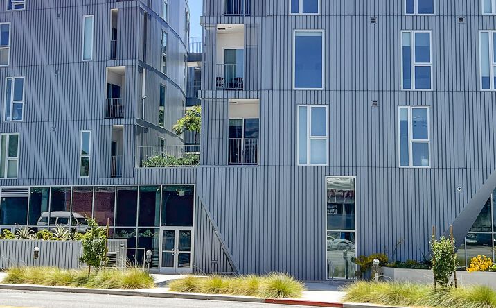 Pictures of Retail property located at 11776 Santa Monica Blvd, Los Angeles, CA 90025 for lease - image #1