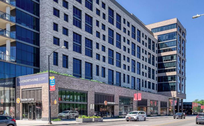 Pictures of Retail property located at 633 W North Ave, Chicago, IL 60610 for lease - image #1