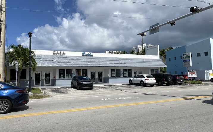 Pictures of Retail property located at 18401 W Dixie Hwy, North Miami Beach, FL 33160 for lease - image #1