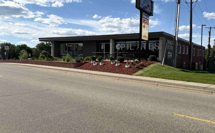 Pictures of Retail, Office property located at 6480 Wayzata Blvd, Golden Valley, MN 55426 for lease - image #1