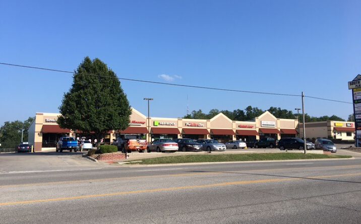 Pictures of Retail property located at 2901-3011 S Belt Hwy, Saint Joseph, MO 64503 for lease - image #1