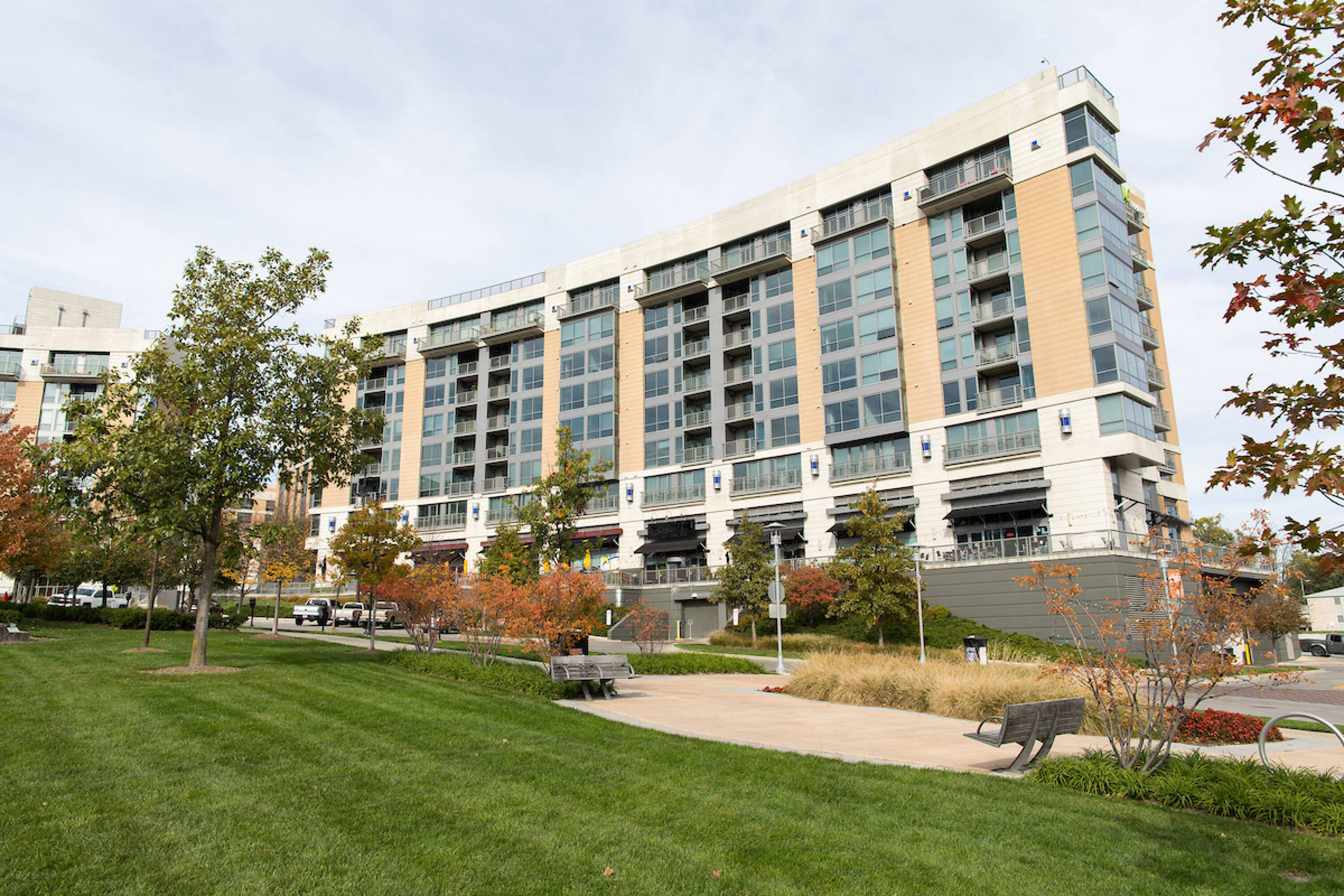 120 S 31st Ave, Omaha, NE 68131