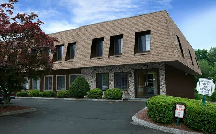 Pictures of Office property located at 304 Federal Road, Brookfield, CT 06804 for lease - image #1