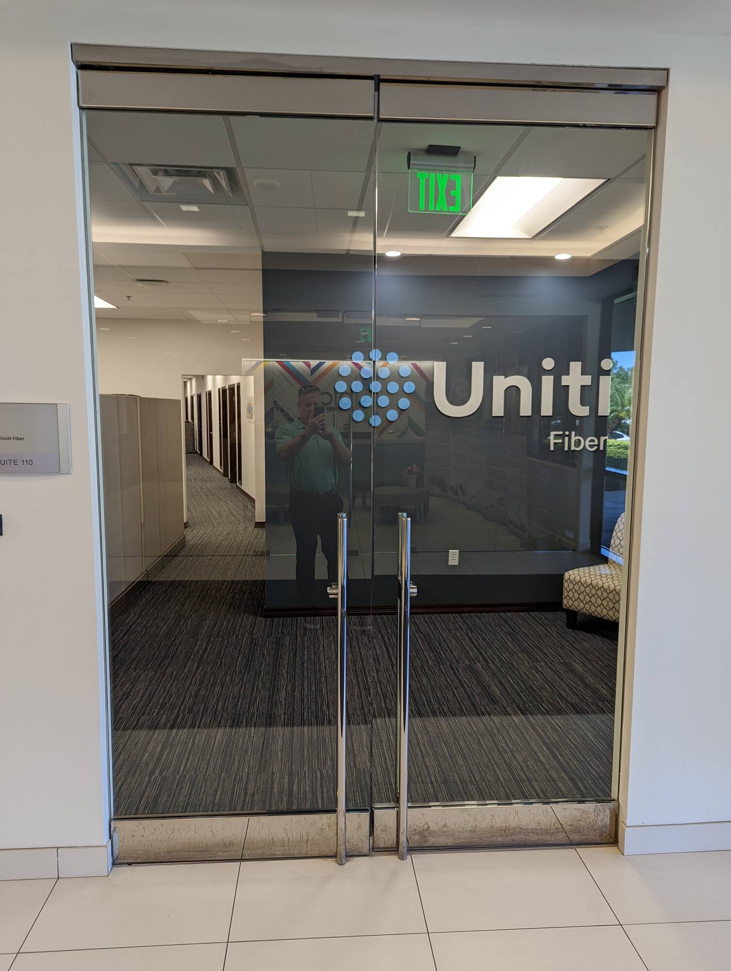 805 Executive Center Dr W, St. Petersburg, FL 33702