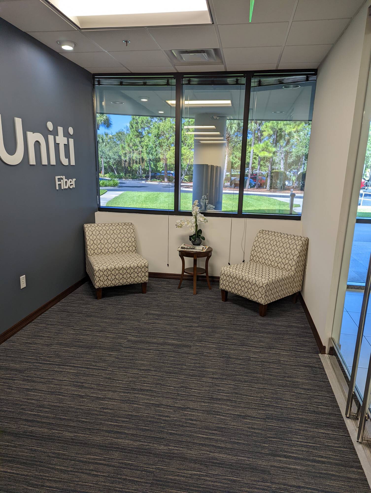 805 Executive Center Dr W, St. Petersburg, FL 33702