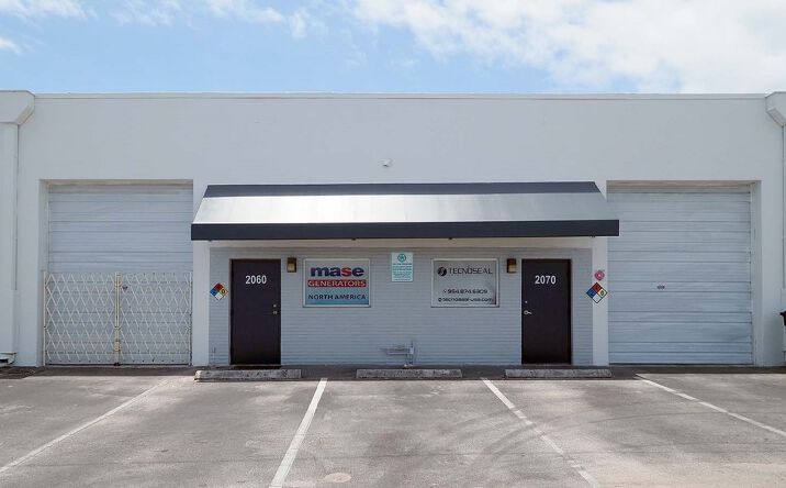 Pictures of Retail, Office, Industrial property located at 1900-2261 NW 29th Street, Oakland Park, FL 33311 for lease - image #1
