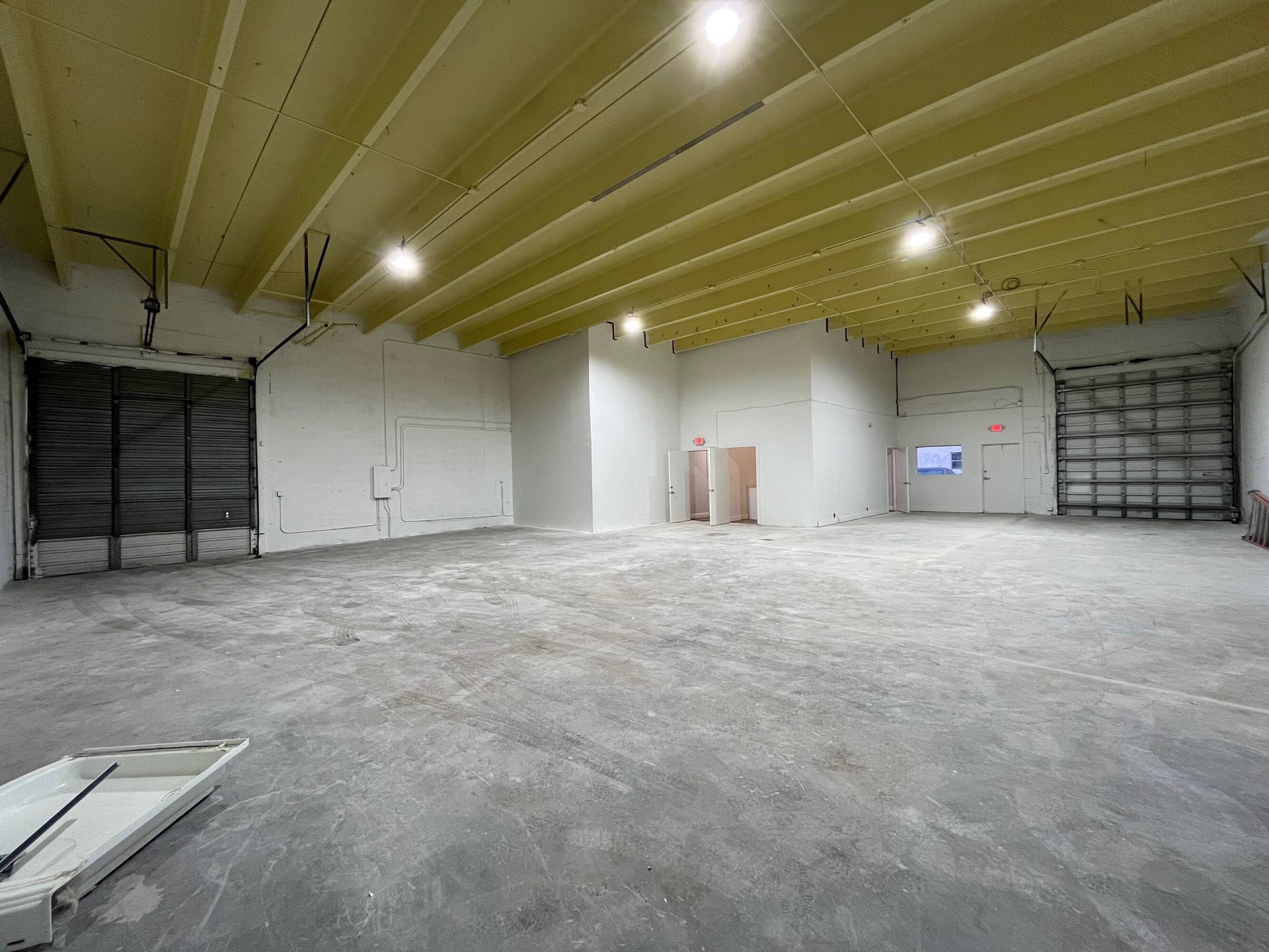 19002261 NW 29th Street, Oakland Park, FL 33311 Office Space for