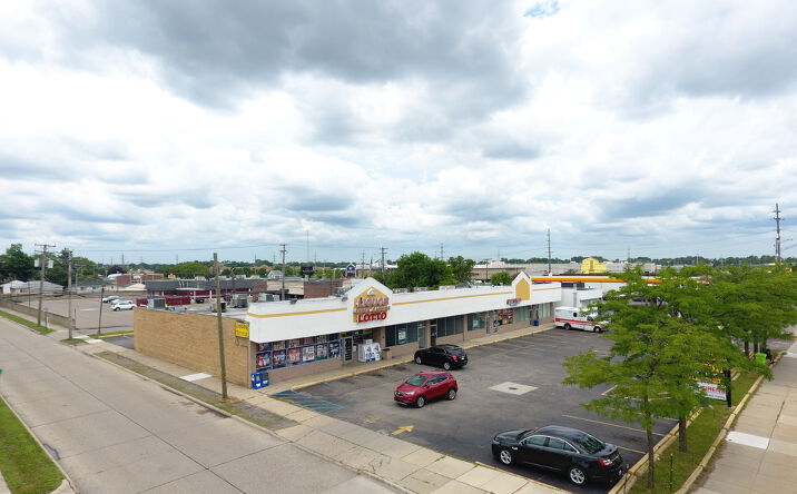 Pictures of Retail property located at 28905 John R Rd, Madison Heights ...