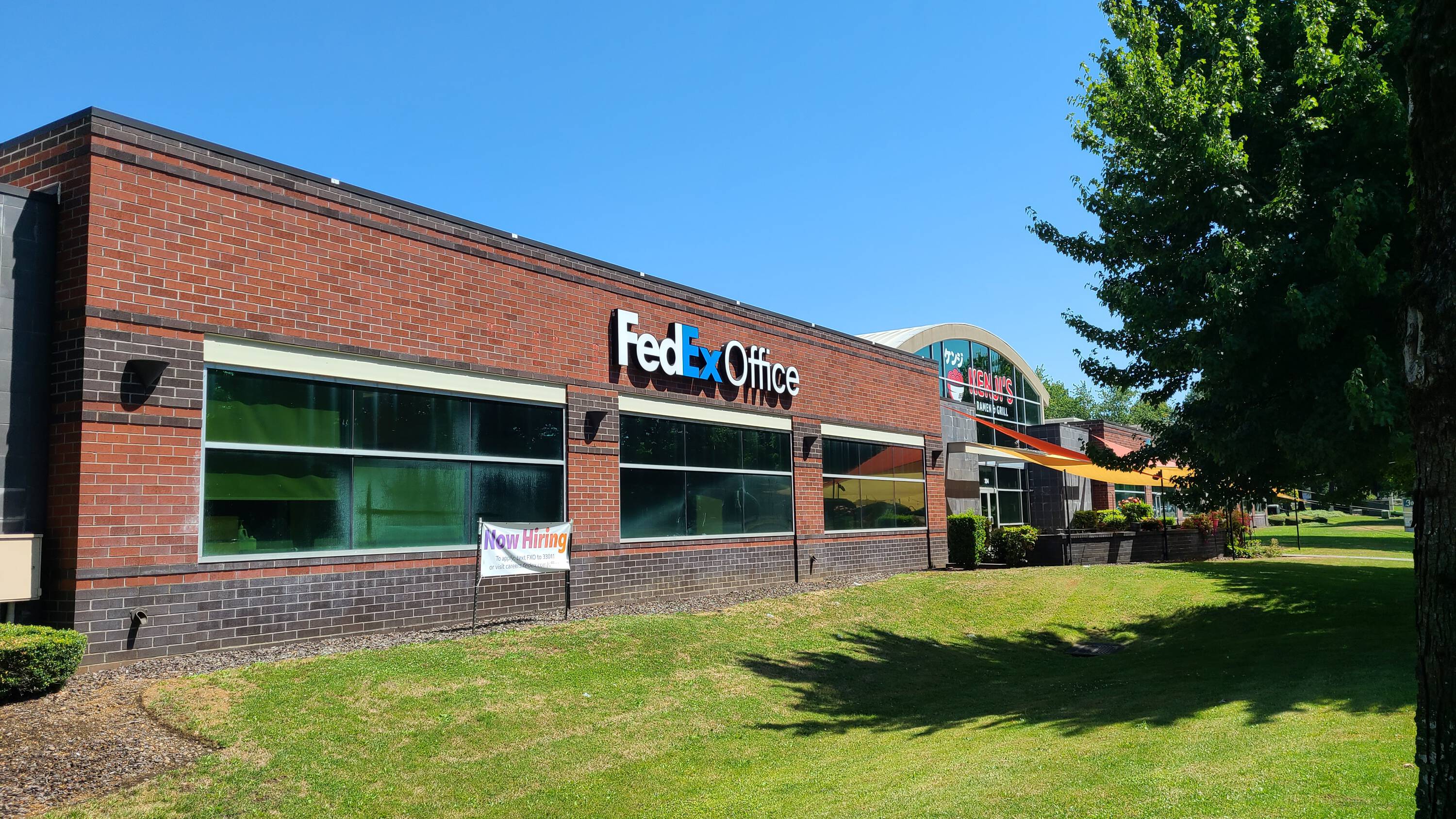 204 SE Park Plaza Dr, Vancouver, WA 98684