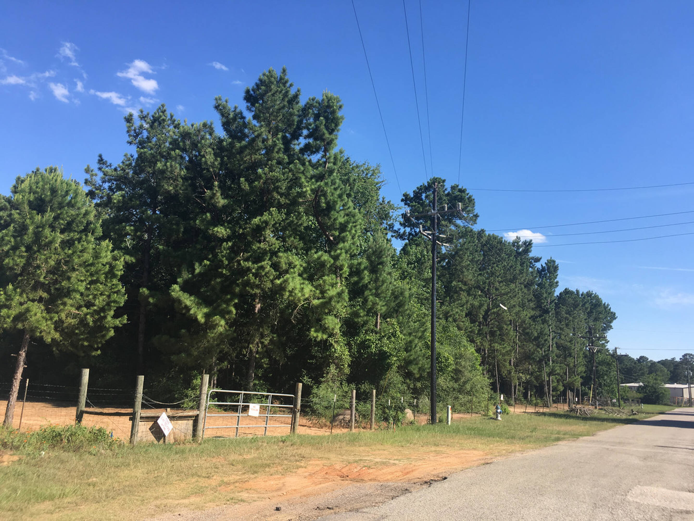 3705 Hilltop Dr, Conroe, TX 77303