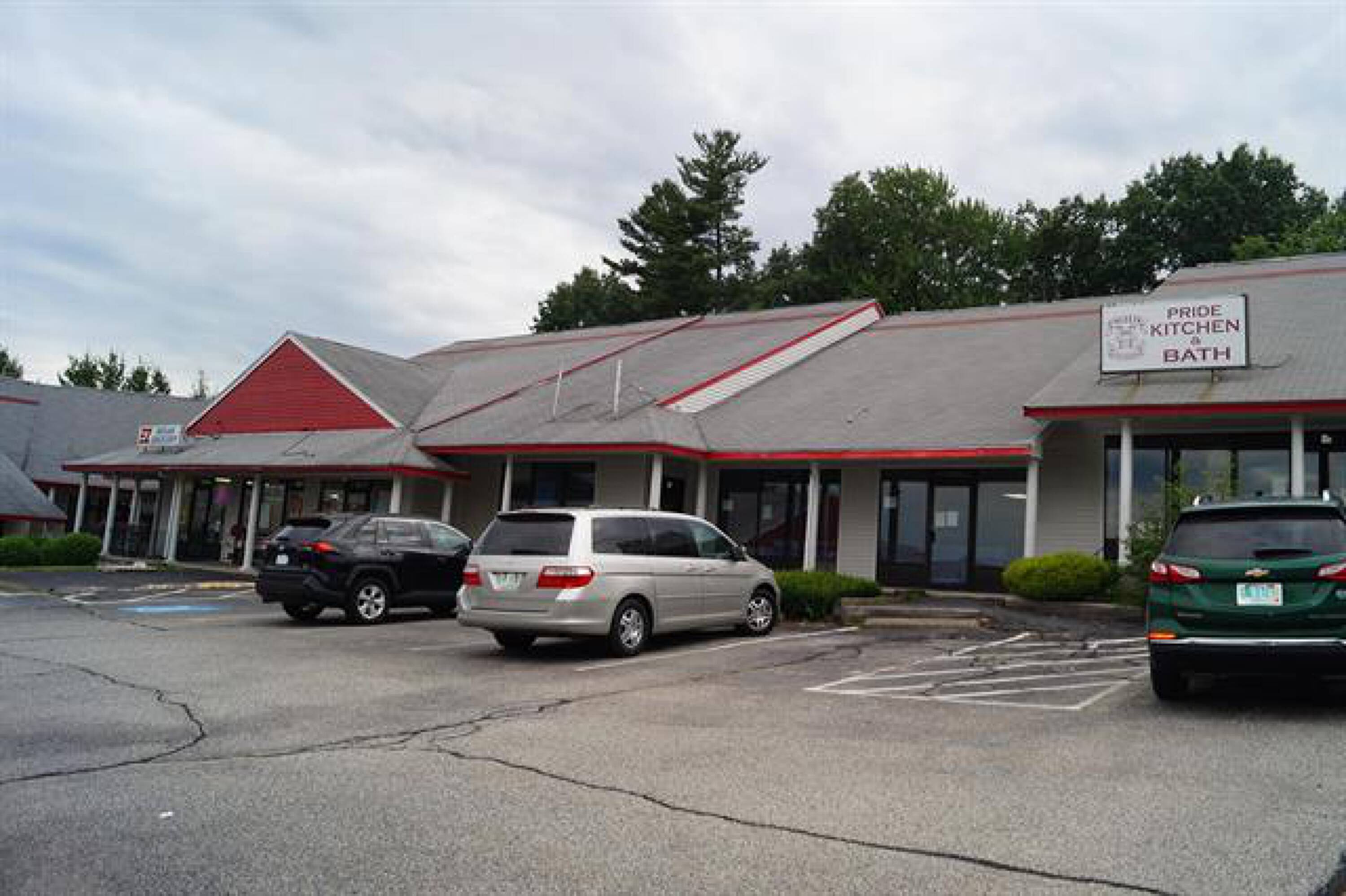 295 Daniel Webster Hwy, Nashua, NH 03060 | Crexi.com