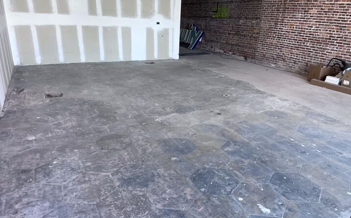 Pictures of Office property located at 2144 W Main St, Tampa, FL 33607 for lease - image #1