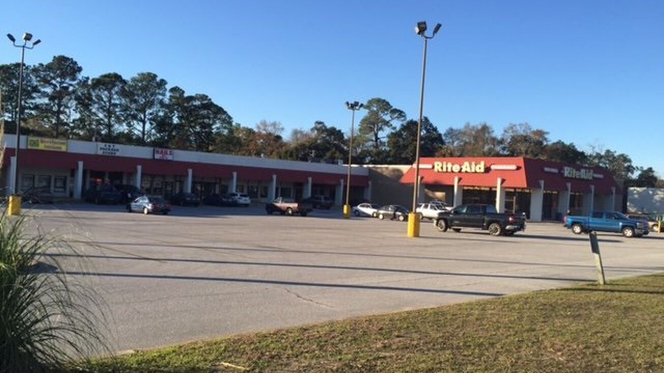 2912 Dauphin Island Pkwy, Mobile, AL 36605 Retail Space for Lease Dauphin Plaza