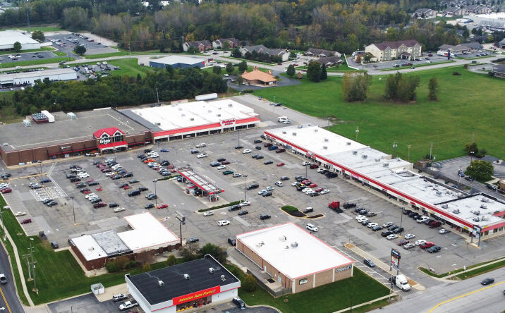 Pictures of Retail property located at 1005 W Seventh St, Auburn, IN 46706 for sales - image #1