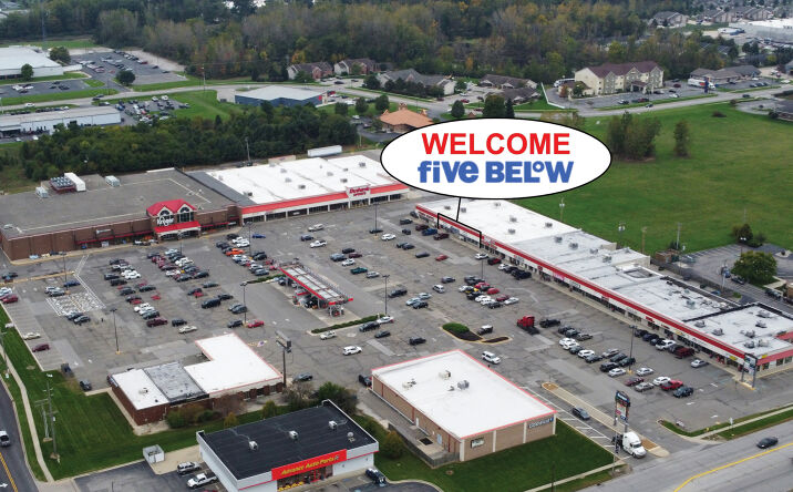 Pictures of Retail property located at 1005 W Seventh St, Auburn, IN 46706 for lease - image #1