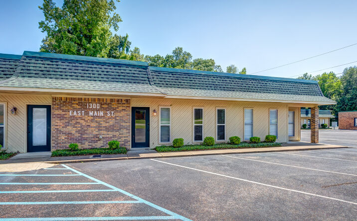 Pictures of Office property located at 1300 E Main St, Prattville, AL 36066 for lease - image #1