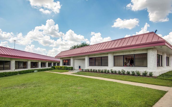 Pictures of Office property located at 9550 Forest Ln, Dallas, TX 75243 for lease - image #1