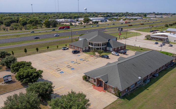 Pictures of Office property located at 1905 Dove Crossing Lane, Navasota, TX 77868 for lease - image #1