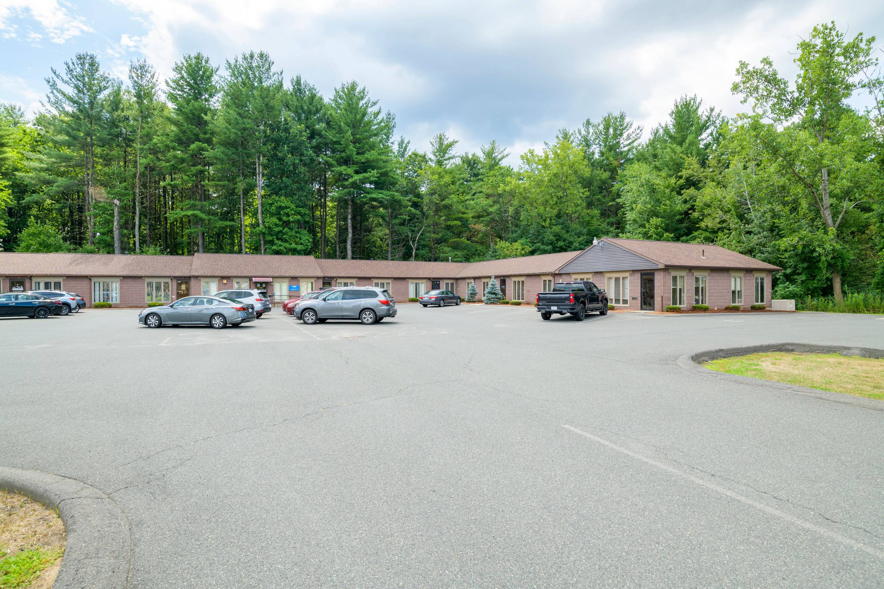 179 Northampton St, Easthampton, MA 01027