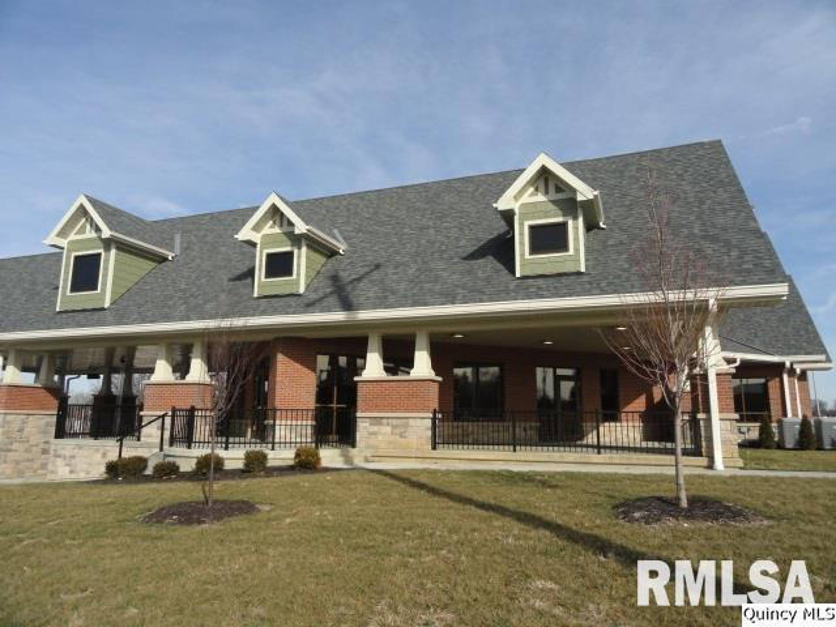 3215 Maine Street, Quincy, IL 62301